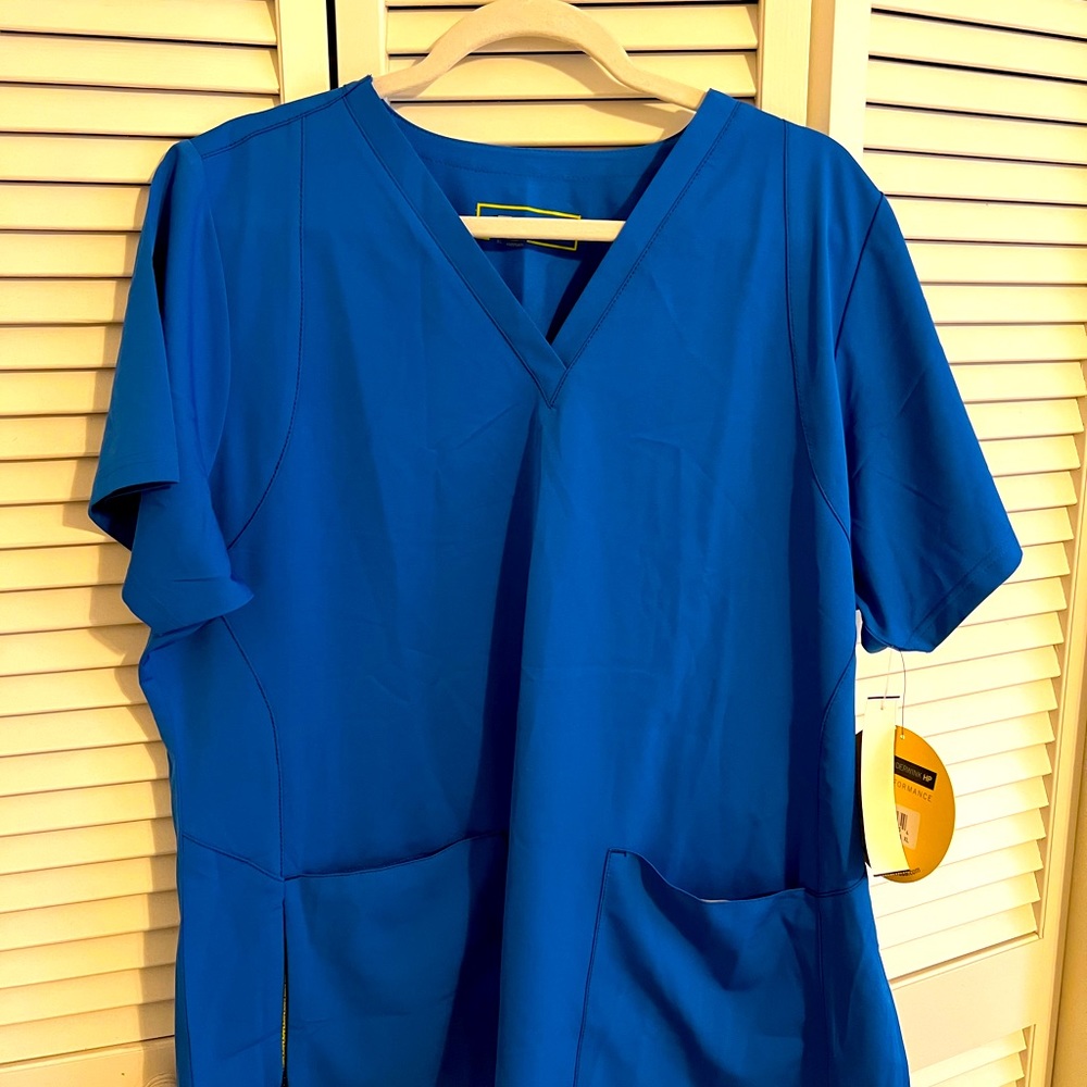 4 identical sets of Womens XL scrubs bnwt